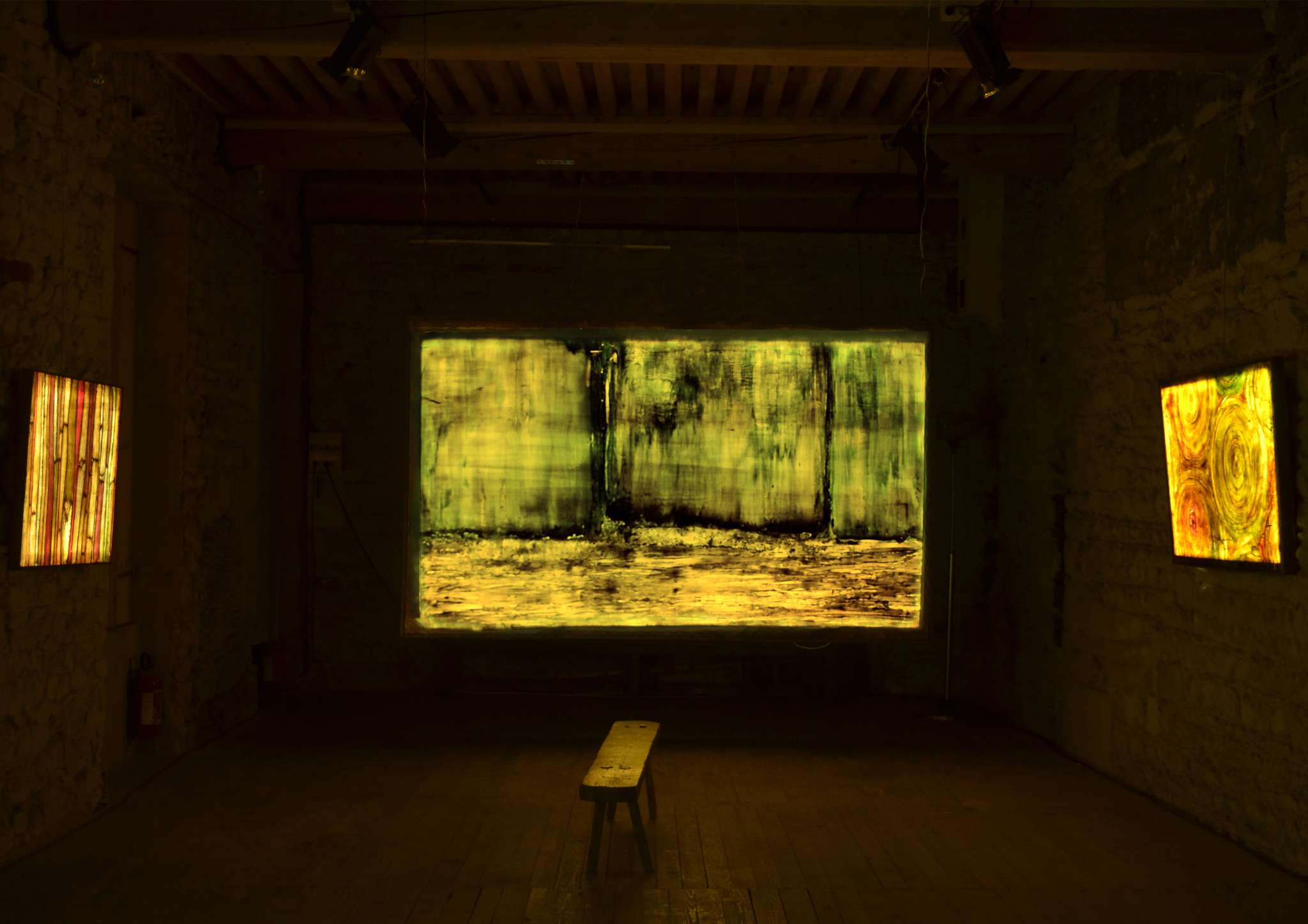 Œuvre lumineuse monumentale de Johan Benetir explorant la lumière et la matière