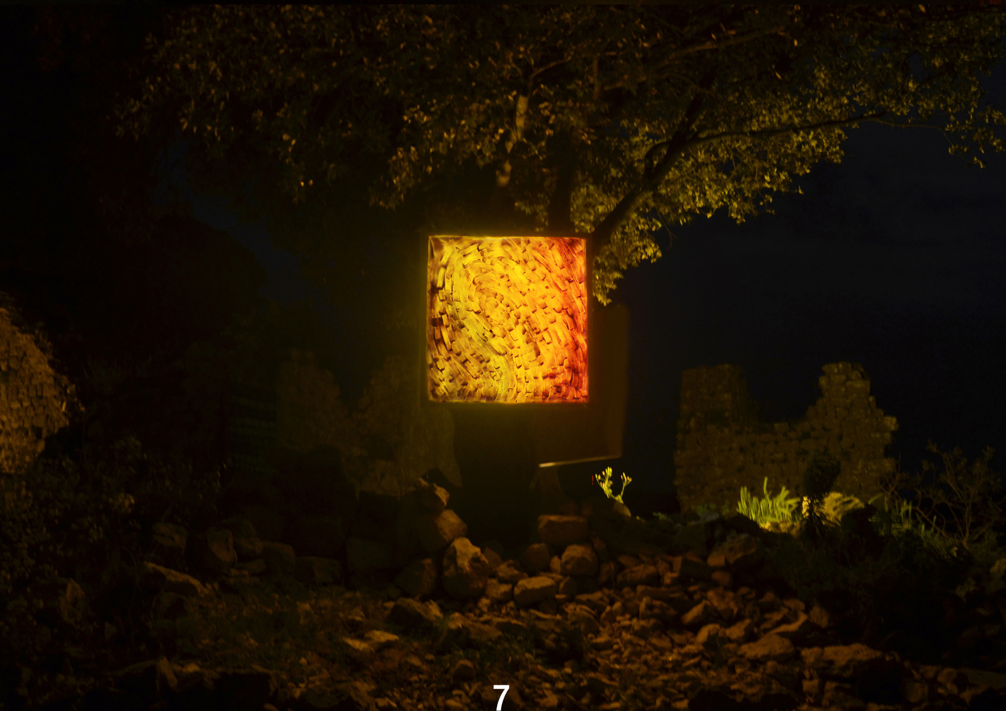 Œuvre lumineuse monumentale, origine artistique du travail de Johan Benetir